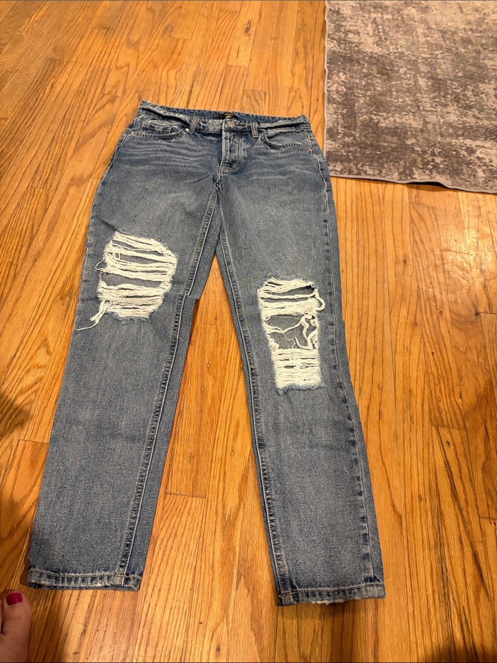 Distressed Light Blue Straight Leg Jeans‎